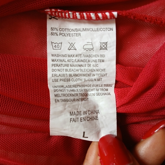 Elegant Red Lace Chemise - Picture 3 of 13